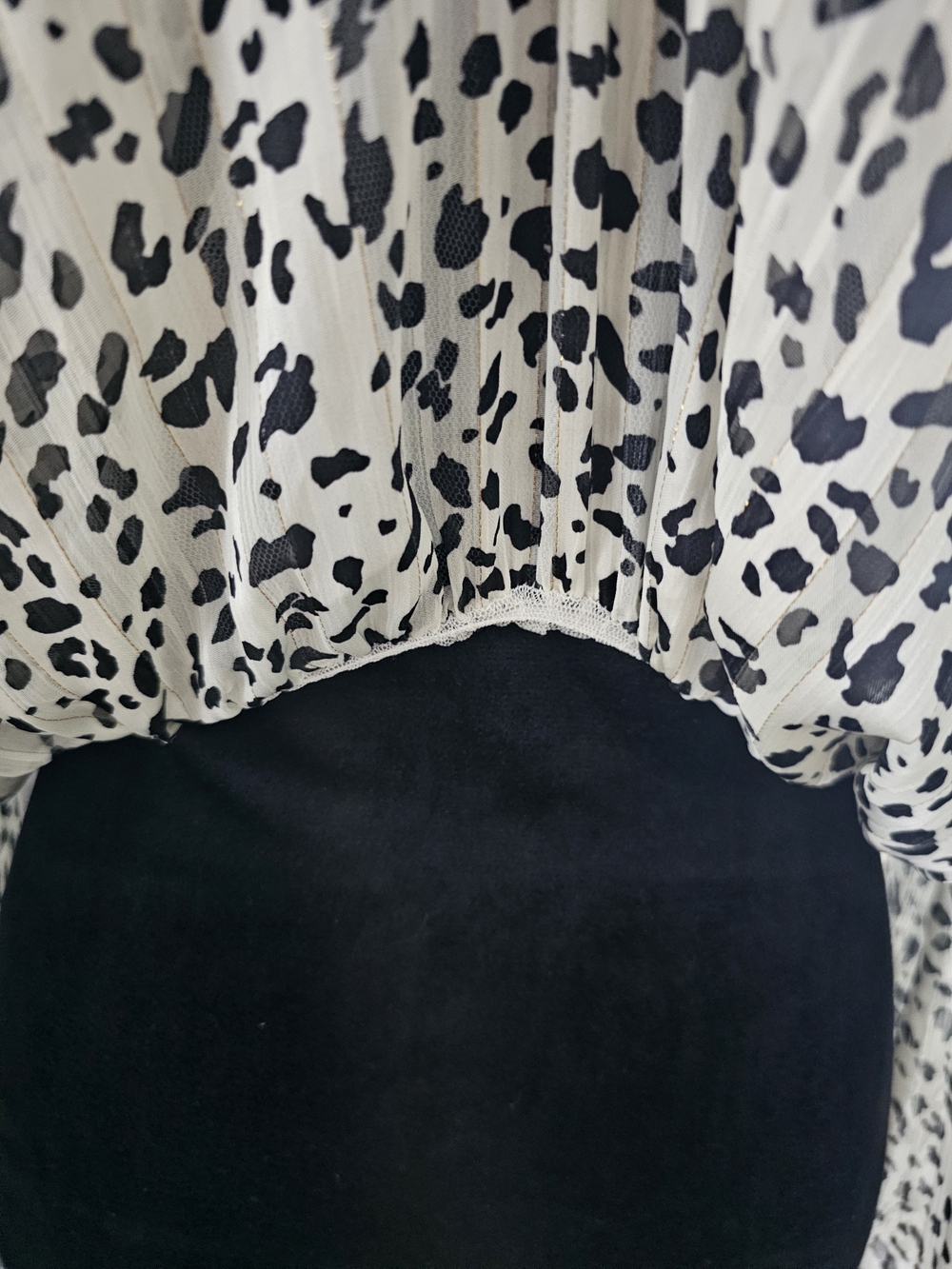 Size S Women's Black and White Leopard Print Blouse - Picture 5 of 15